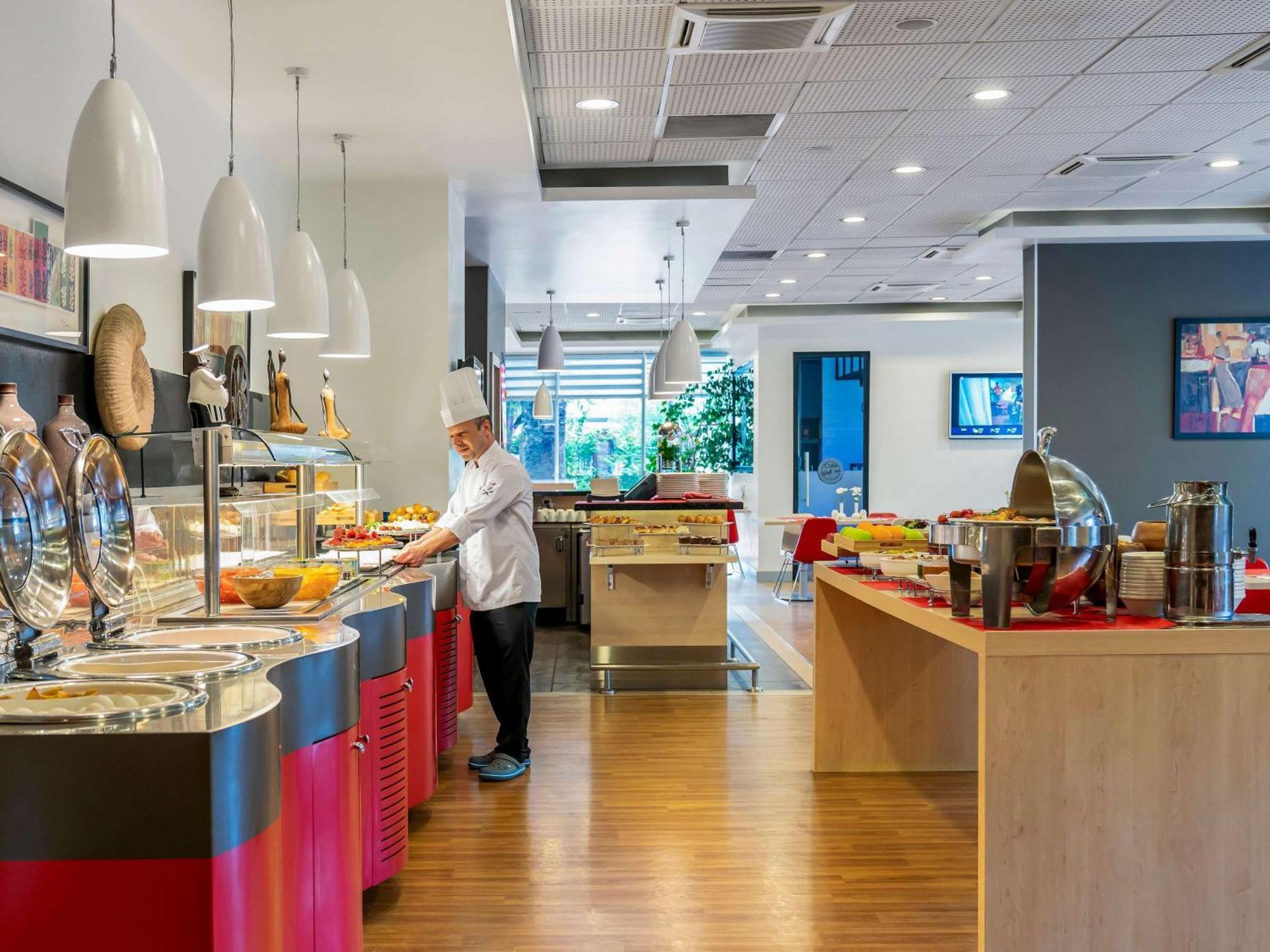 Готель Ibis Izmir Alsancak Екстер'єр фото