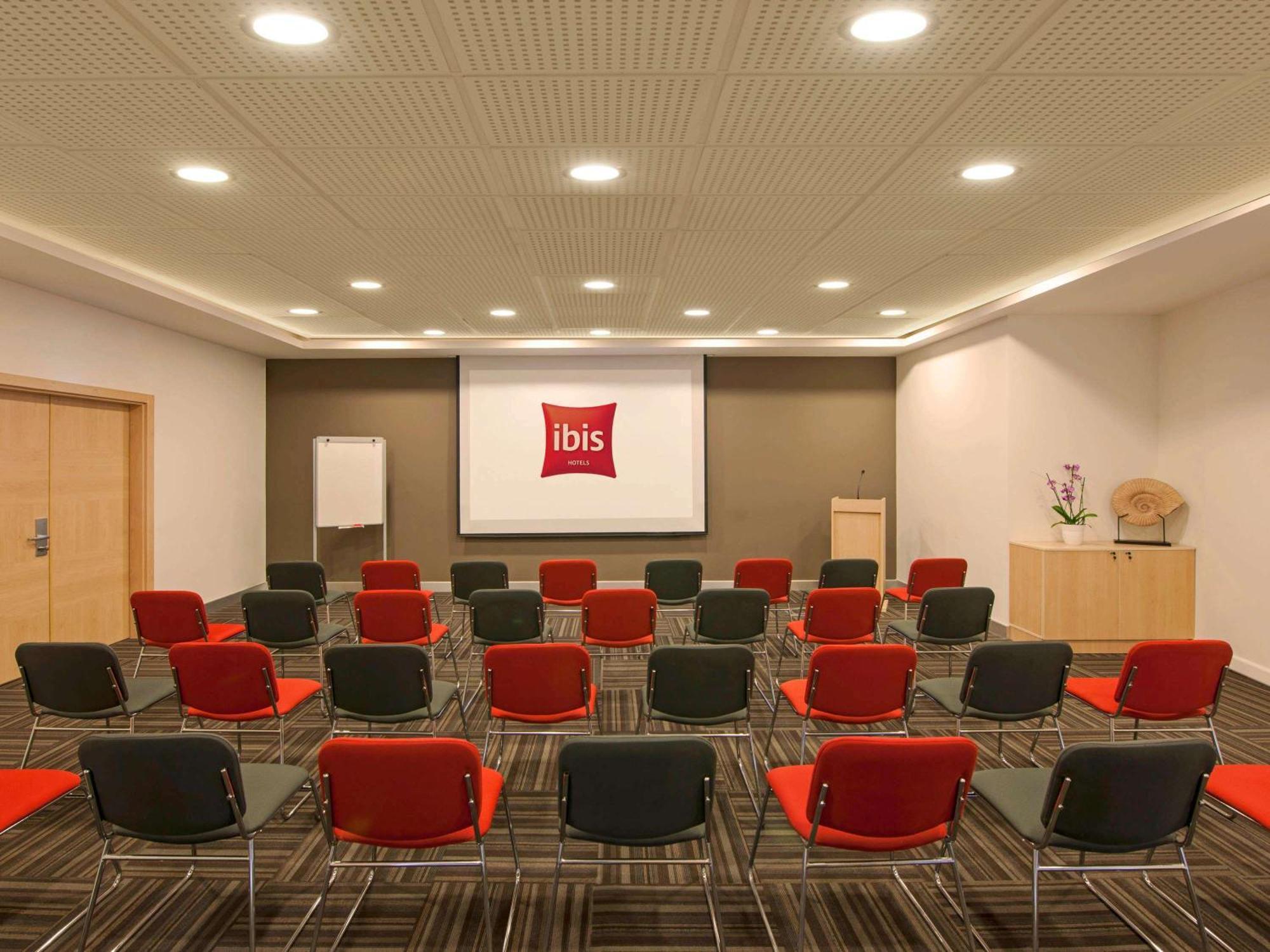 Готель Ibis Izmir Alsancak Екстер'єр фото
